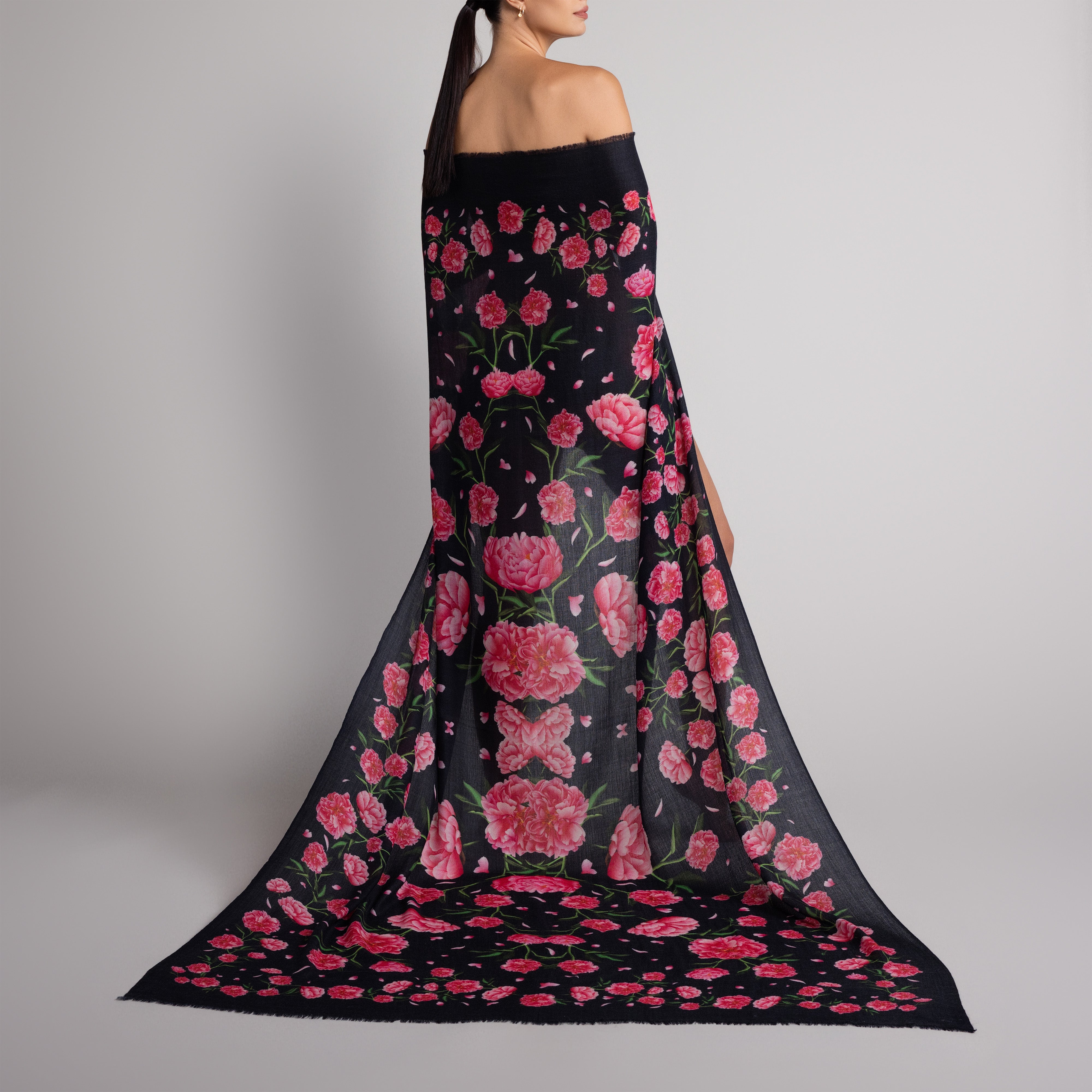 Peony 100% Cashmere Scarf in Black