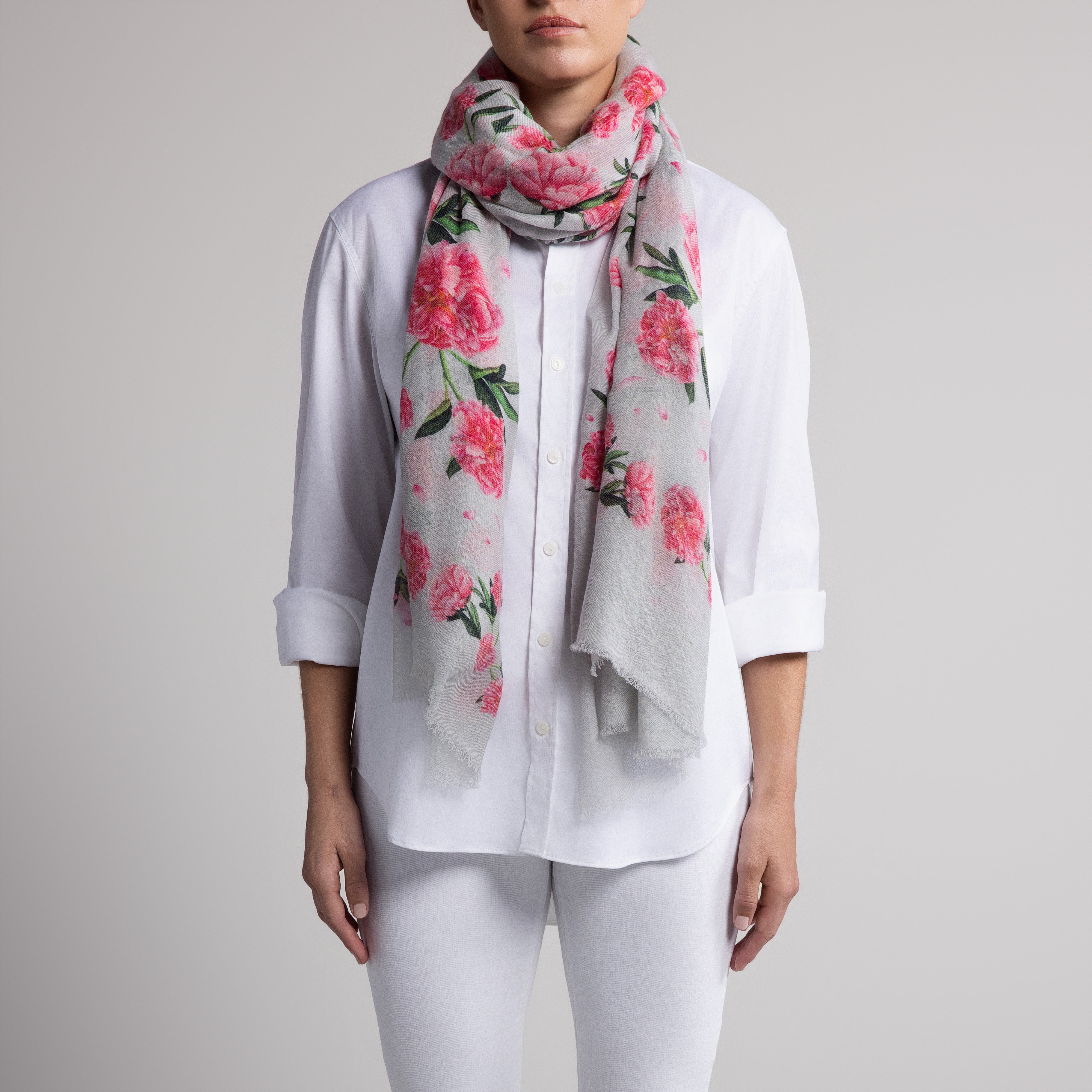 Peony 100% Cashmere Scarf in Light Grey