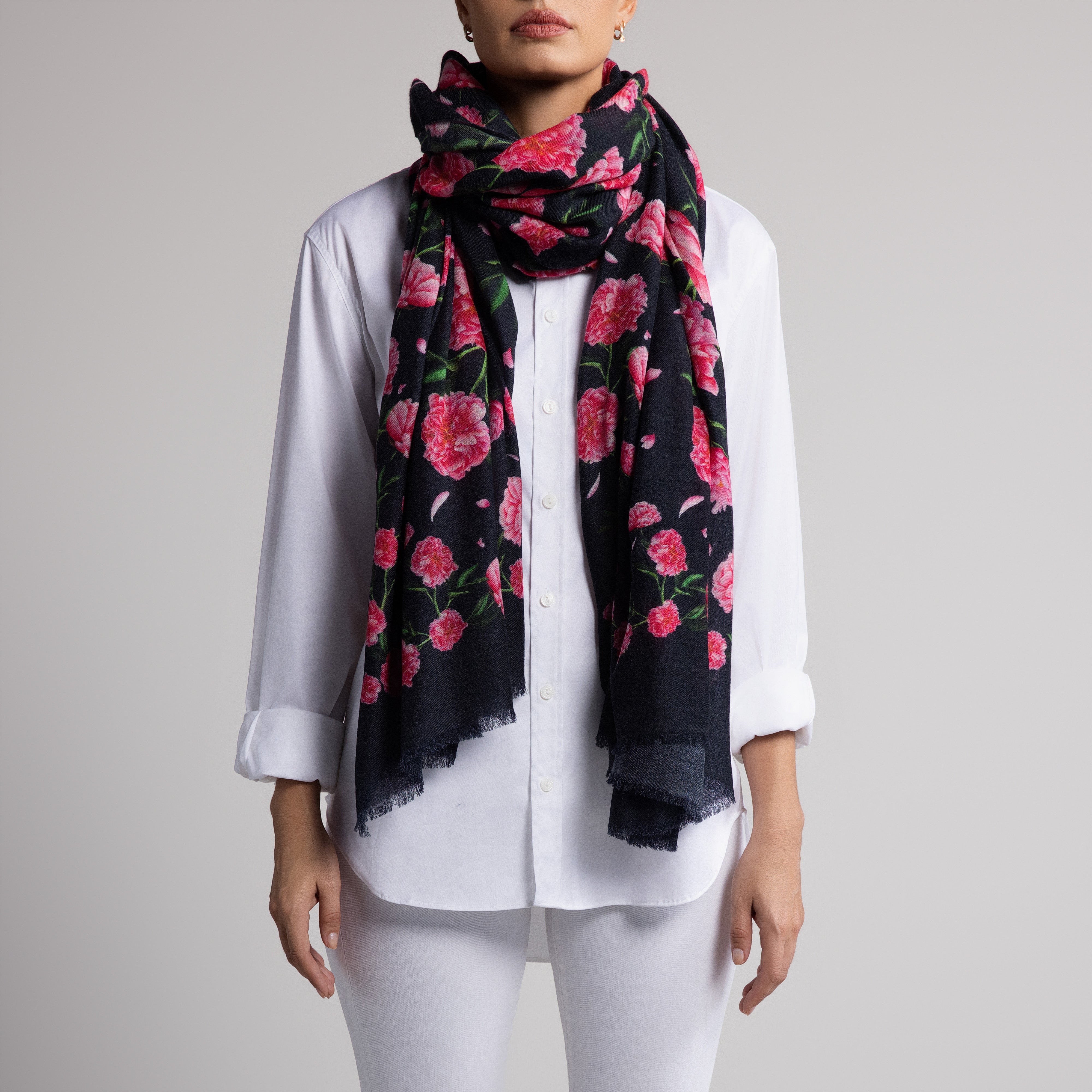 Peony 100% Cashmere Scarf in Black