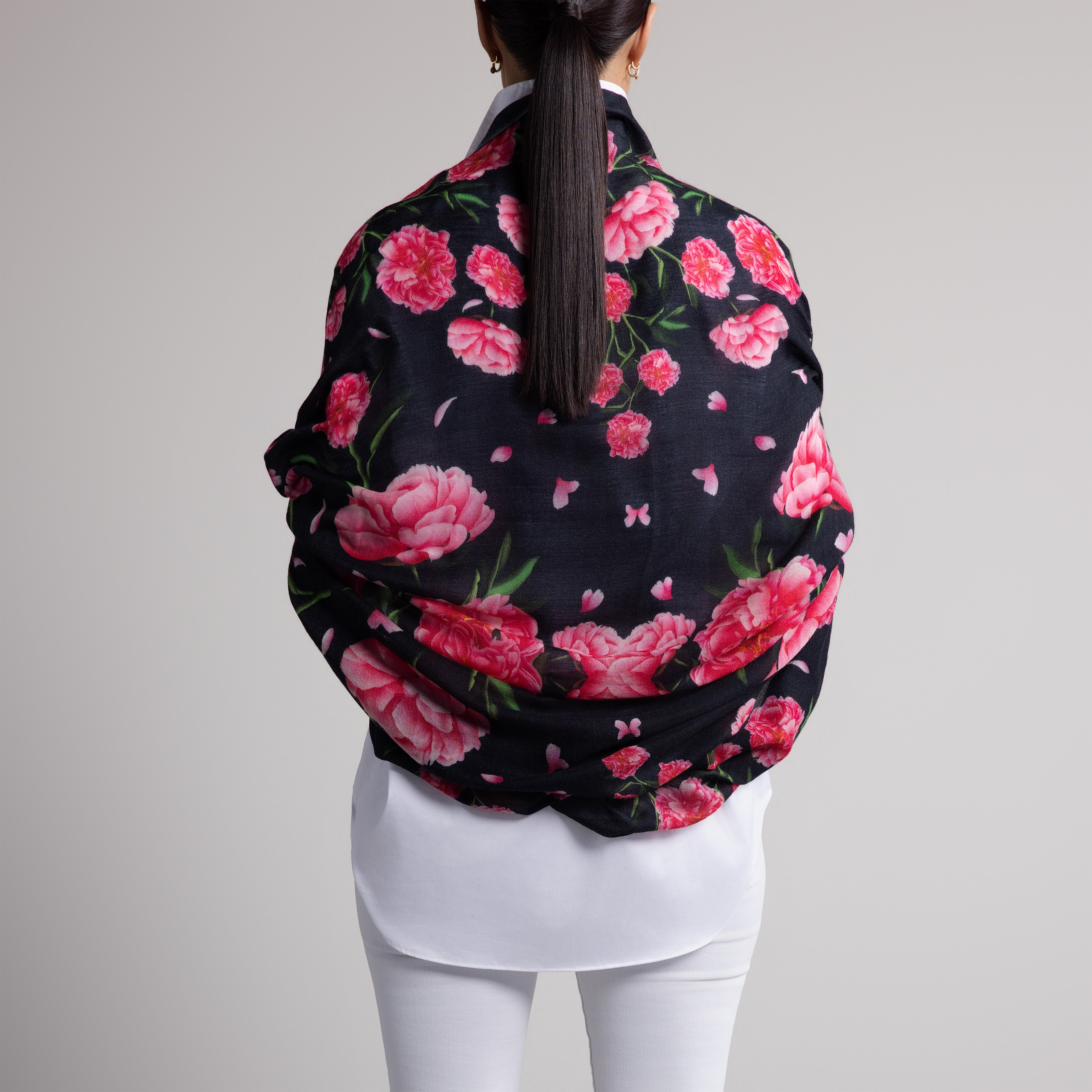 Peony 100% Cashmere Scarf in Black