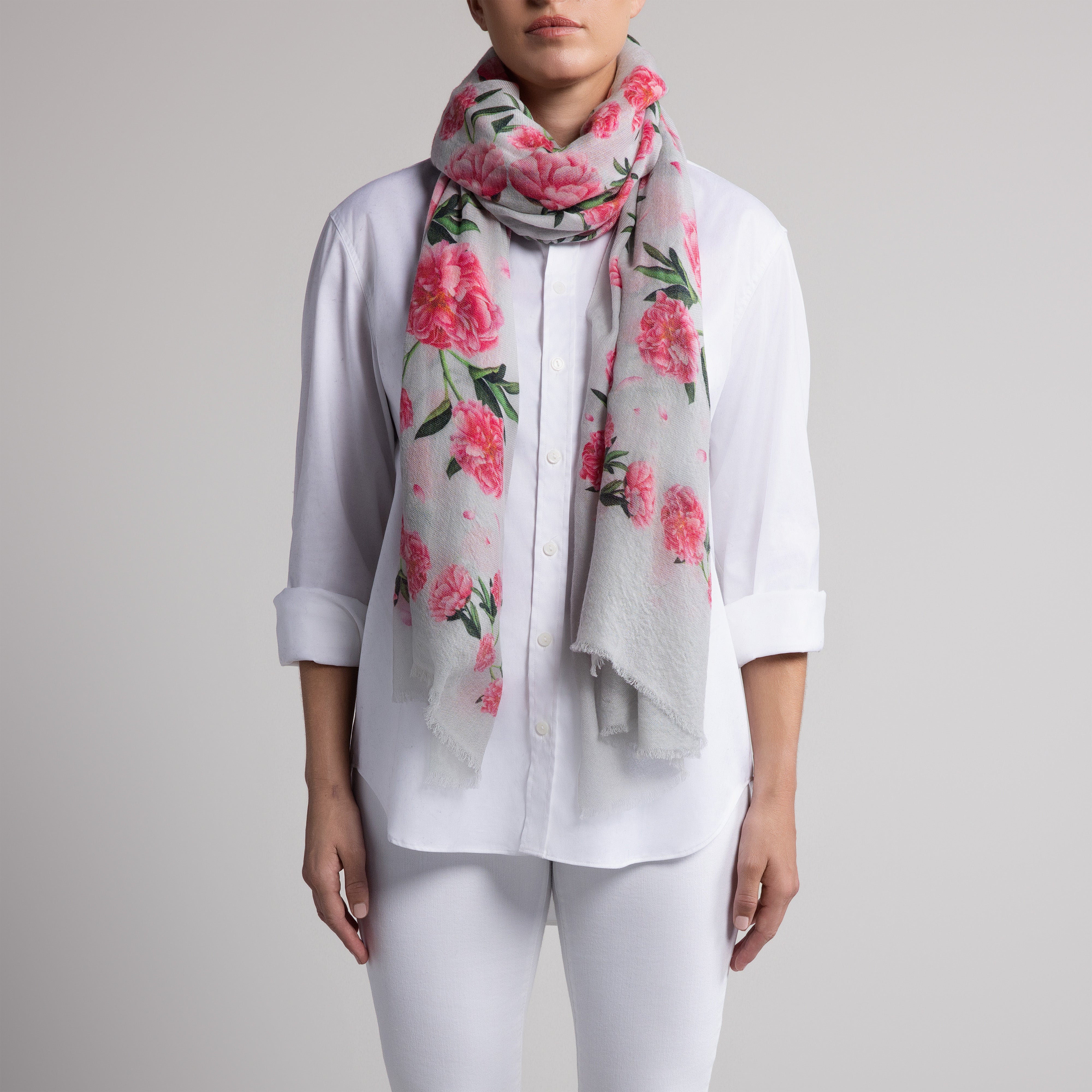 Peony 100% Cashmere Scarf in Light Grey